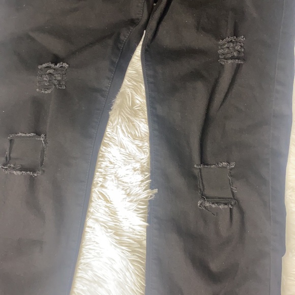 Black ripped stylish jeans - Picture 3 of 5